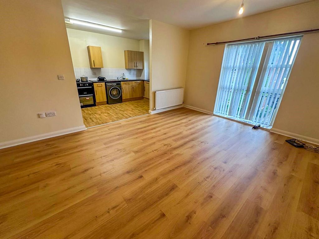 Property photo 1 of 14 Living Room
