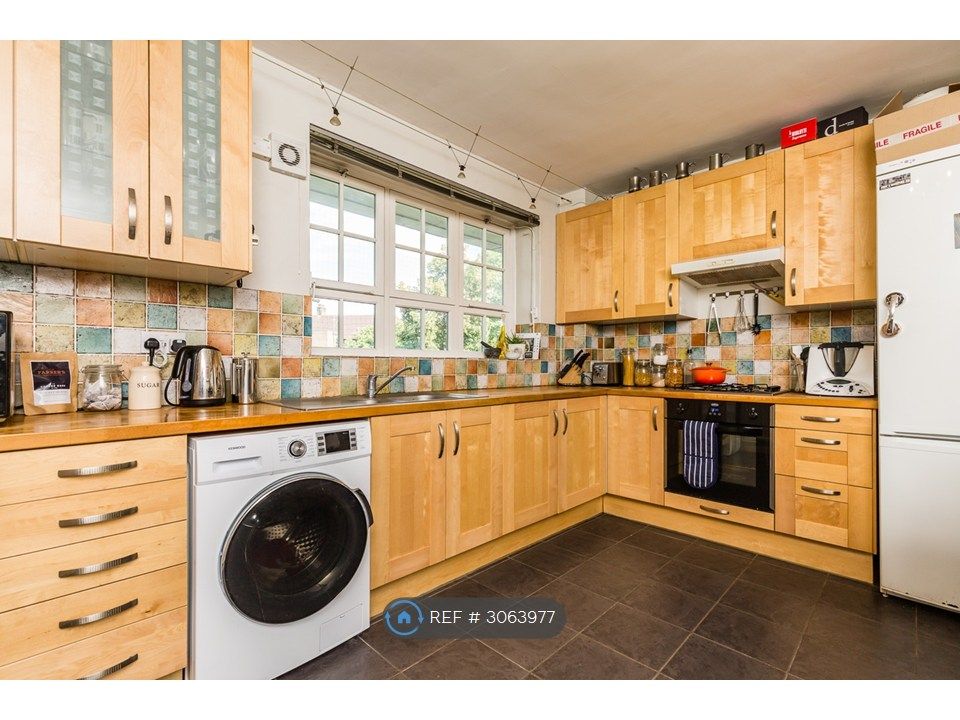 Property photo 3 of 10 Large Kitchen / Diner