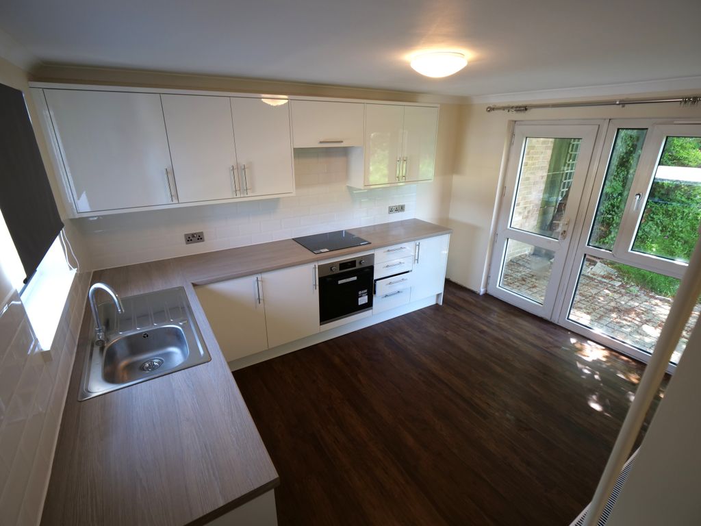 Property photo 1 of 9 Kitchen