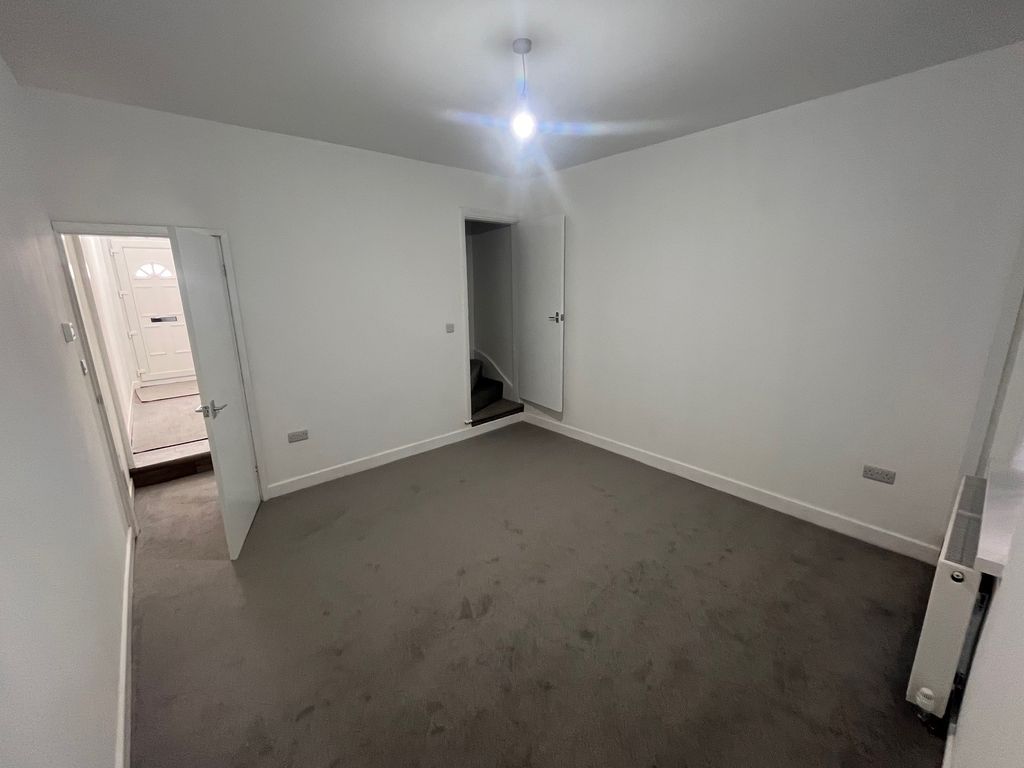 Property photo 3 of 13 Image