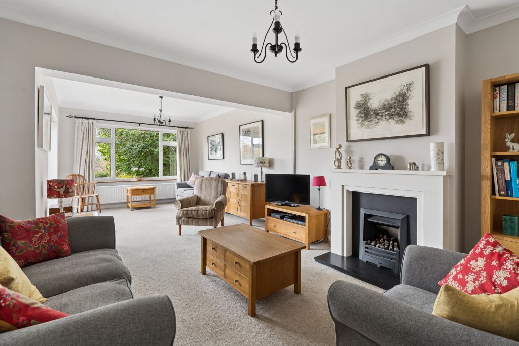 Property photo 3 of 23