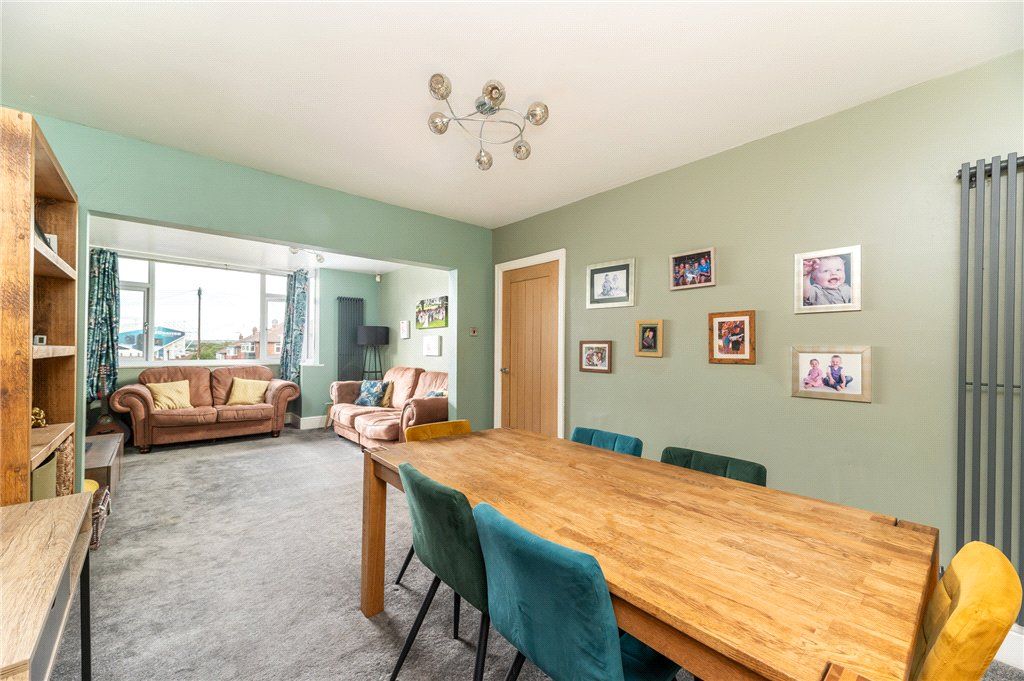 Property photo 2 of 36 Living/Dining