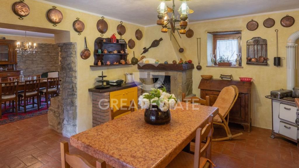 Property photo 2 of 40 Interiors