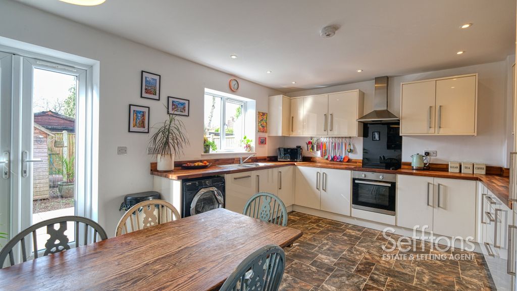 Property photo 3 of 13 Dscf3919_8