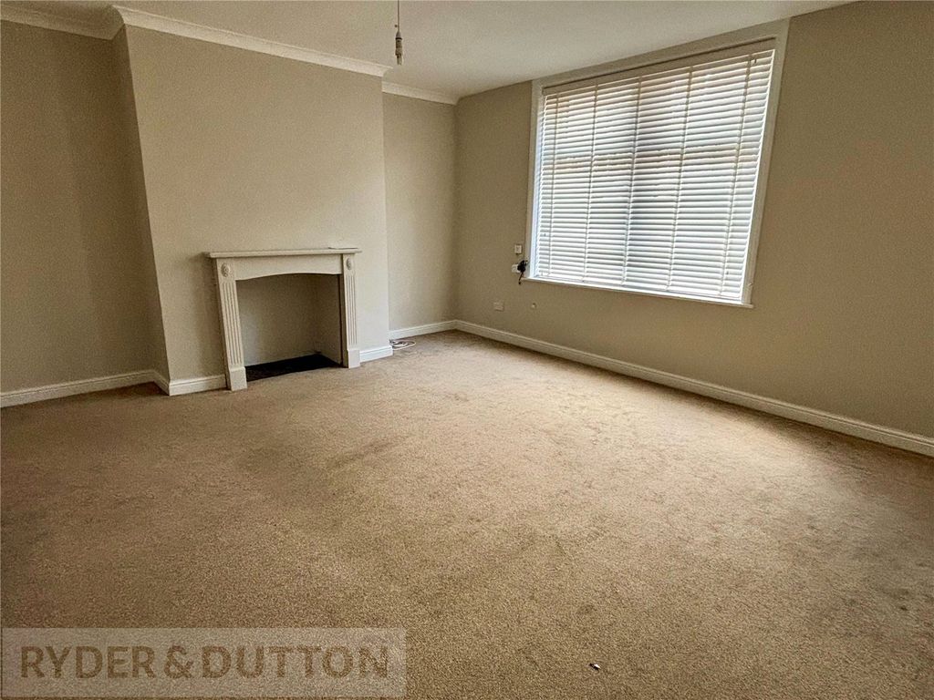 Property photo 2 of 13 Lounge