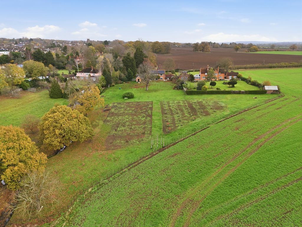 Property photo 2 of 32 Picture No. 14