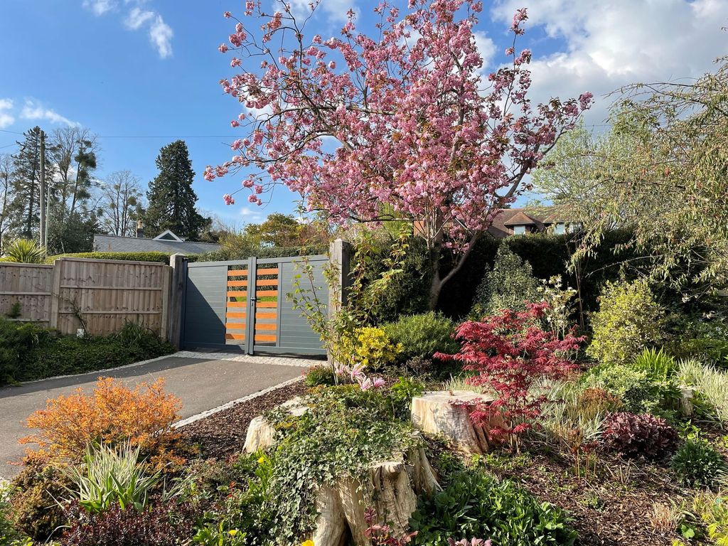 Property photo 2 of 26