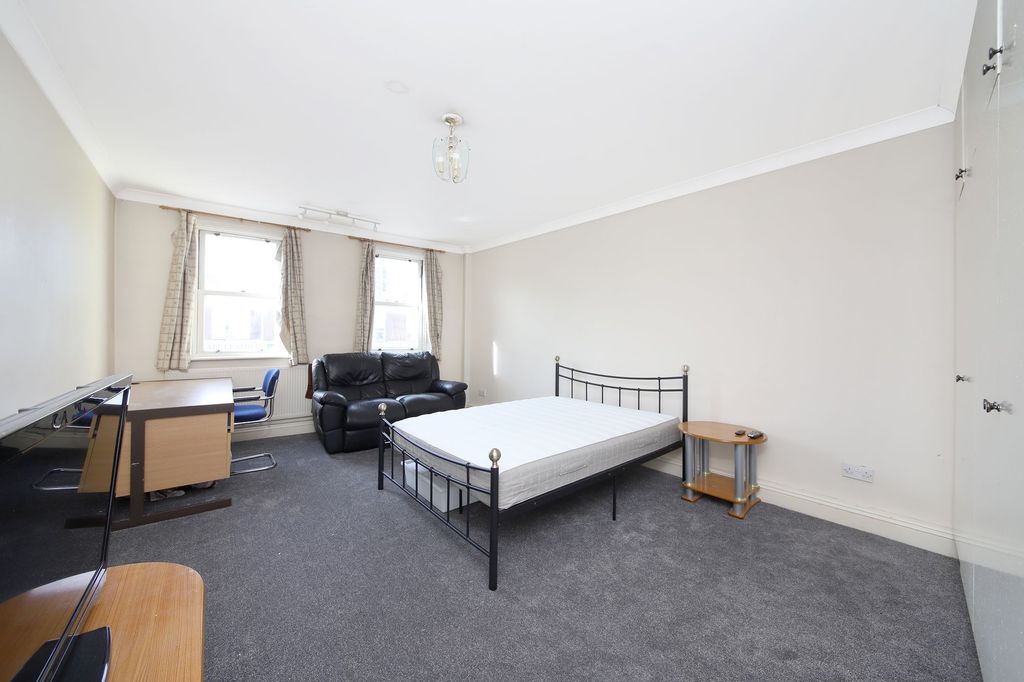 Property photo 3 of 10
