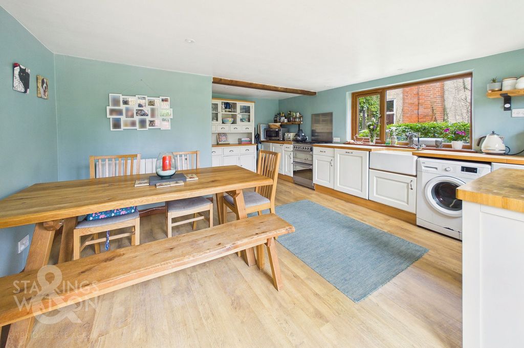 Property photo 3 of 28