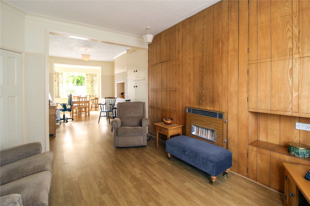 Property photo 2 of 21 Picture No. 15