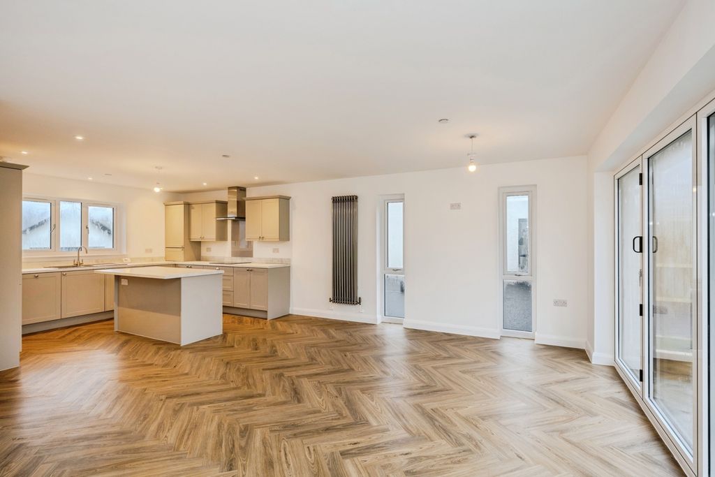 Property photo 2 of 22 Pbox-Img.Jpg