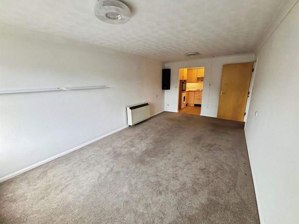 Property photo 3 of 14
