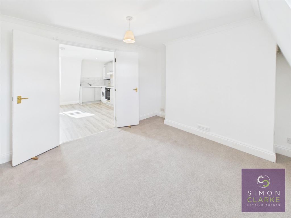 Property photo 3 of 6 Cam05425G0-Pr0157-Still012.Jpg