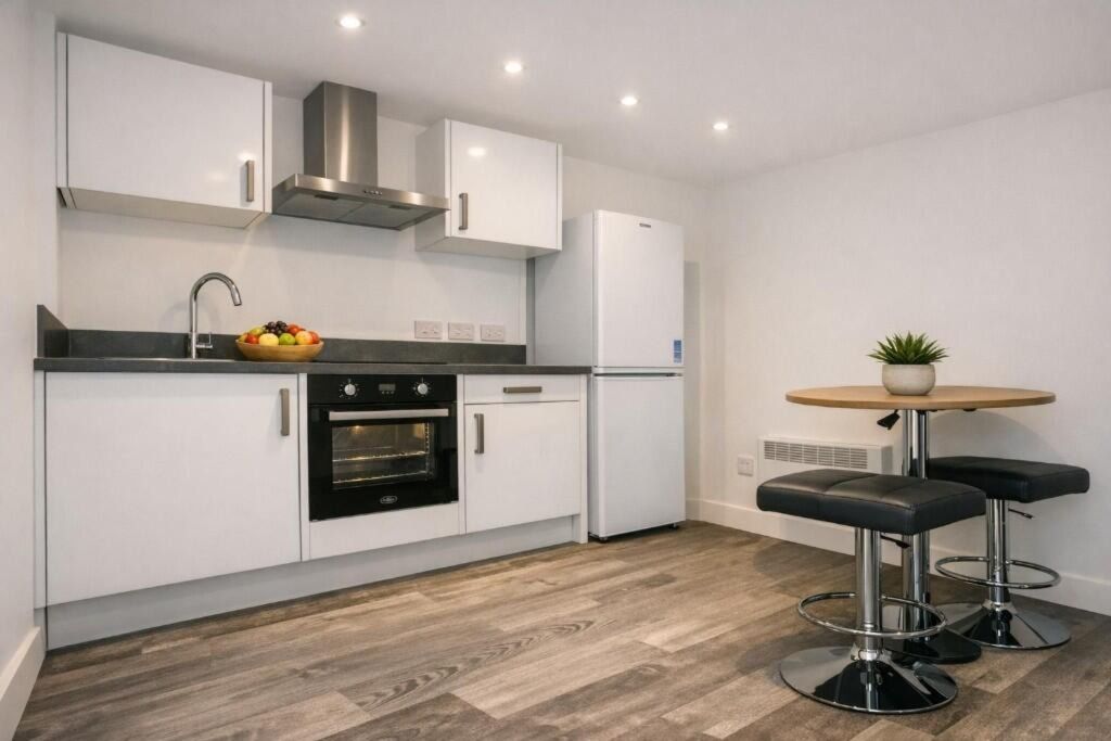 Property photo 2 of 10 Kitchen