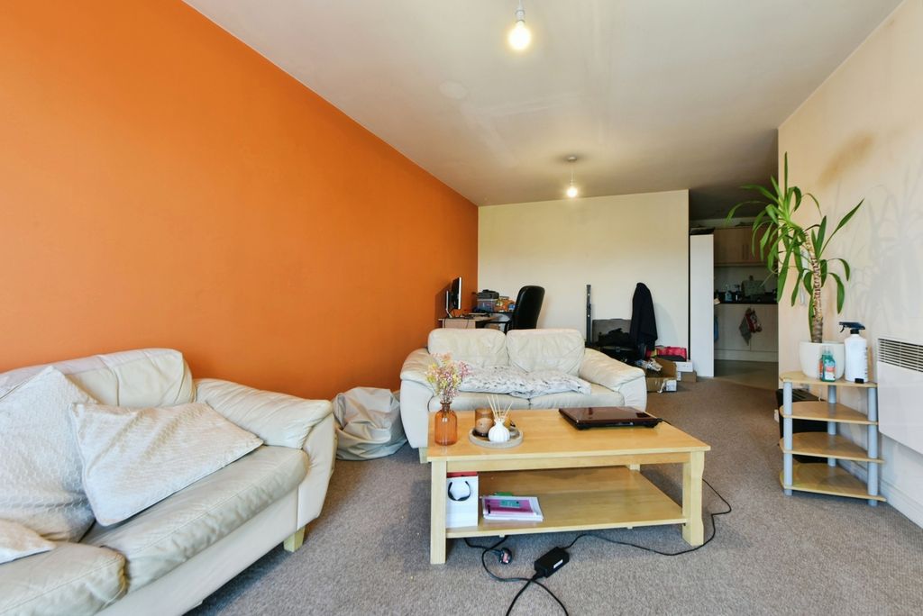 Property photo 2 of 20 Pbox-Img.Jpg