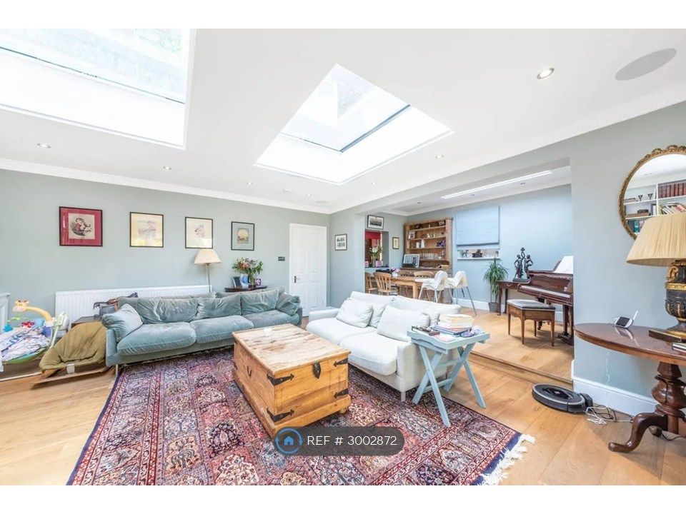 Property photo 1 of 10 Sitting Room