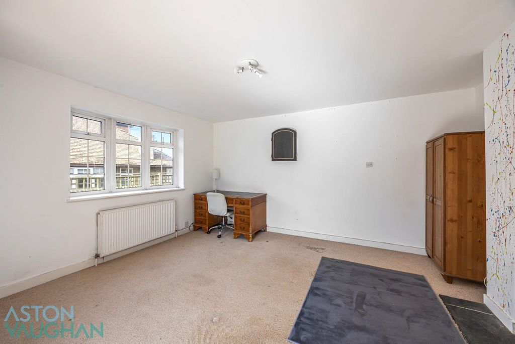 Property photo 3 of 24