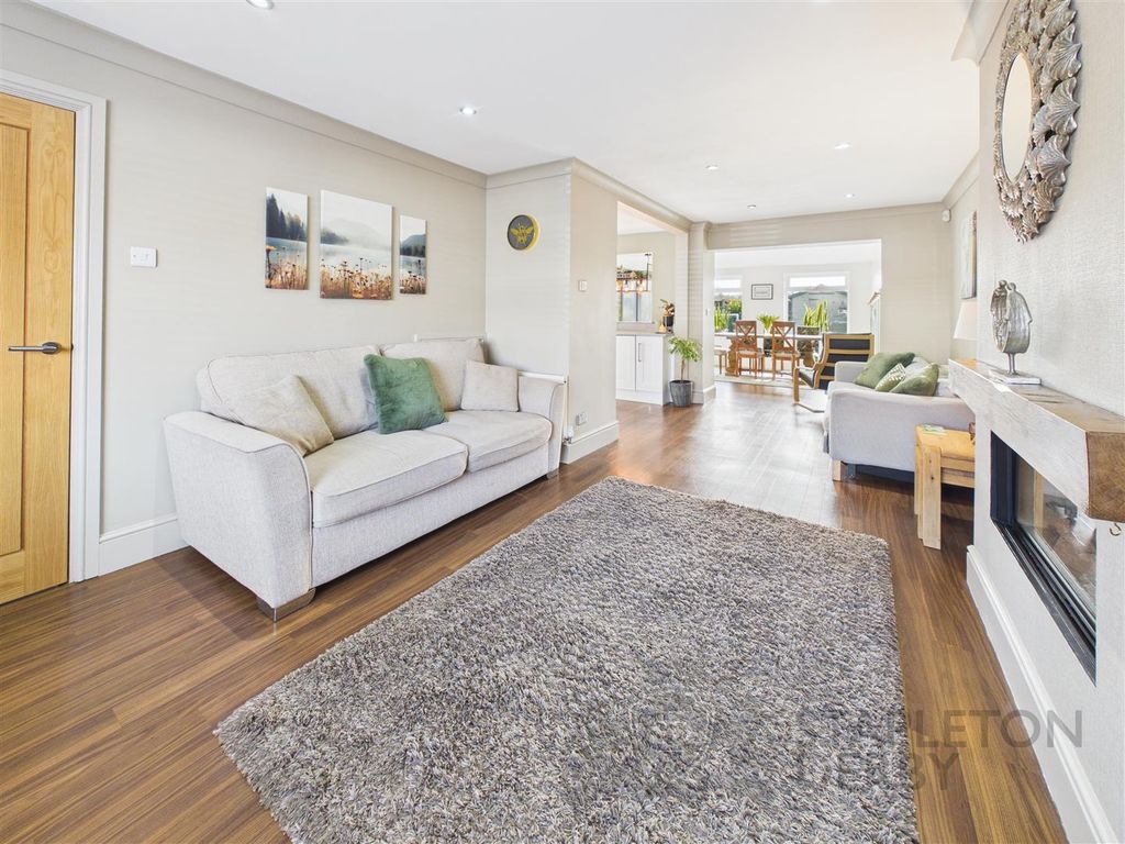 Property photo 3 of 22 Cam04709G0-Pr0340-Still008.Jpg