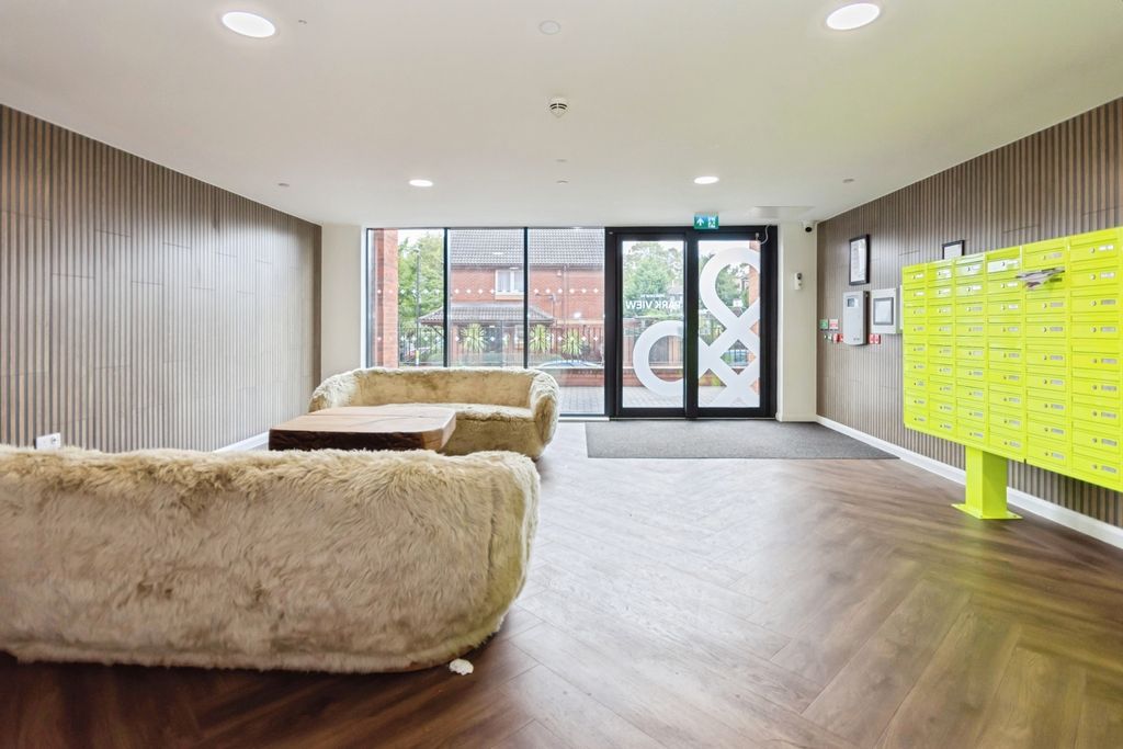Property photo 3 of 15 Pbox-Img.Jpg