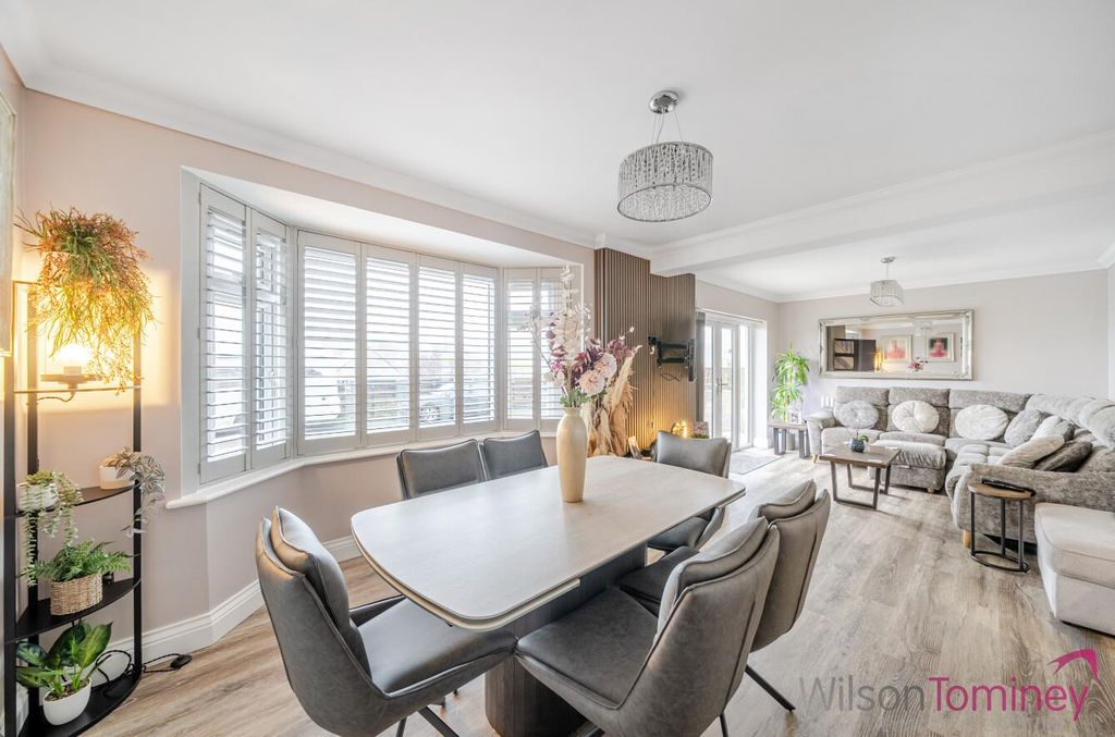 Property photo 3 of 29 1Fcce5d4-310A-4483-Af47-90Beb3693d96.Jpg