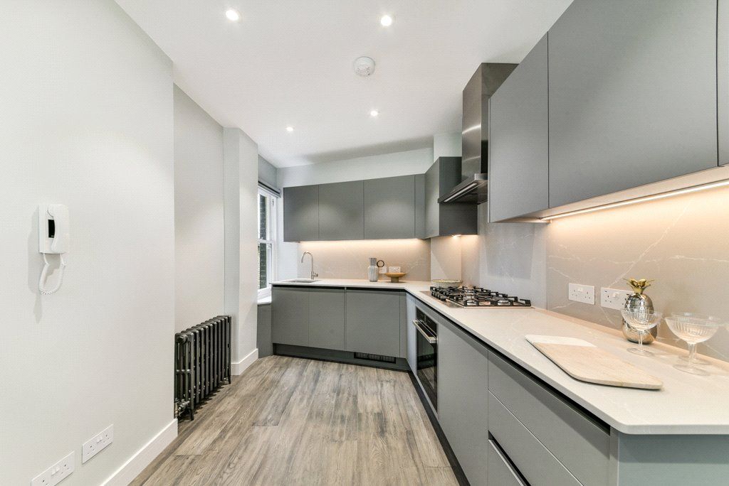 Property photo 2 of 12 Monmouth Street