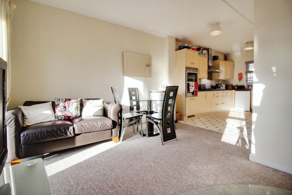 Property photo 3 of 7