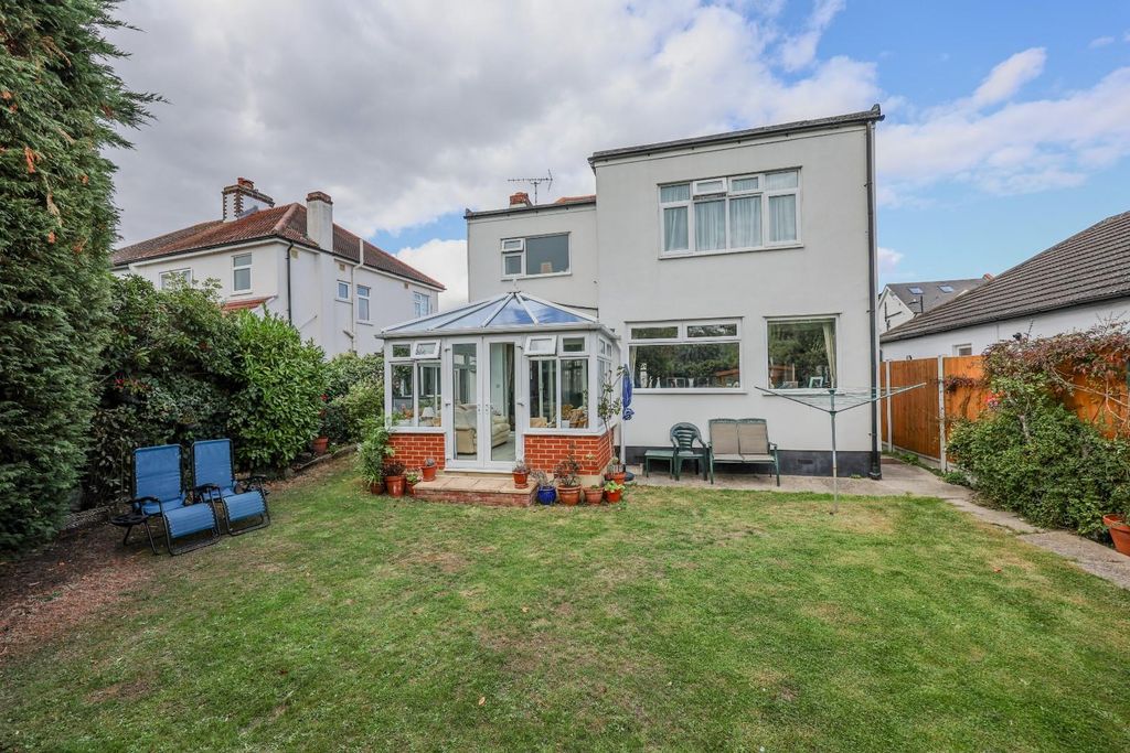 Property photo 2 of 22