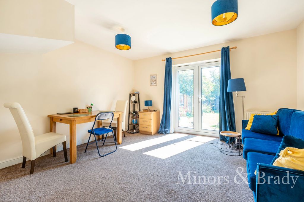 Property photo 2 of 16