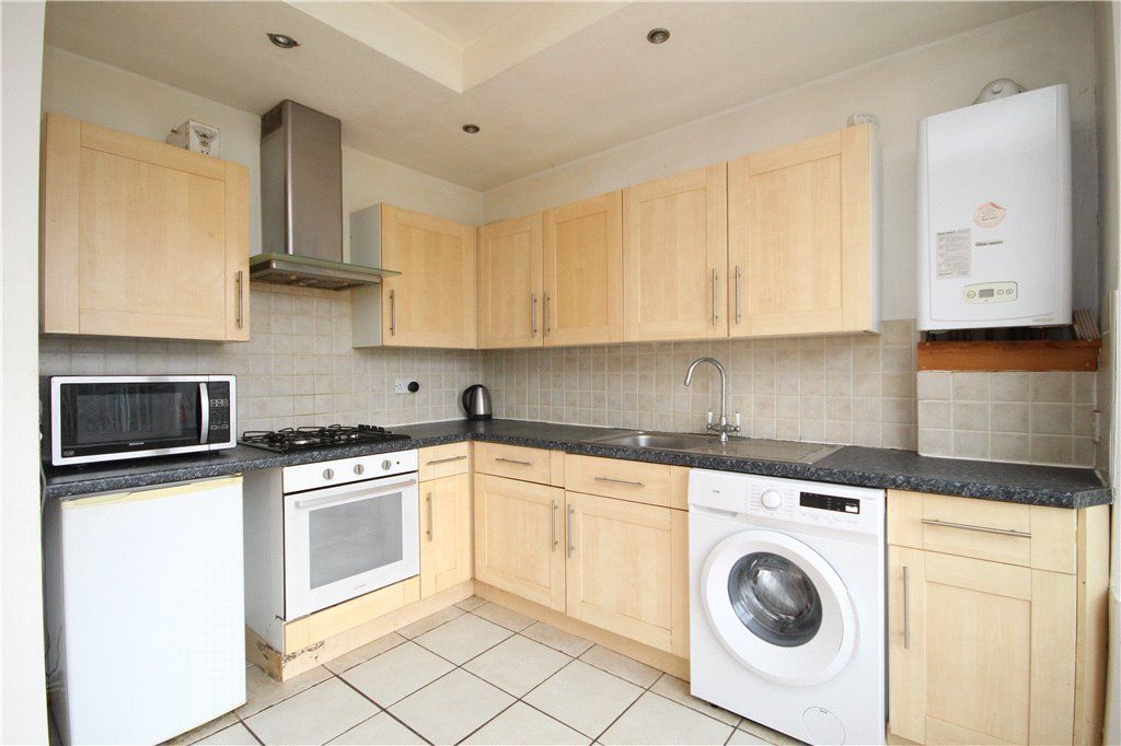 Property photo 2 of 7 Kitchen