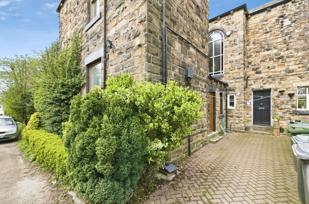 Property photo 1 of 15 Outside