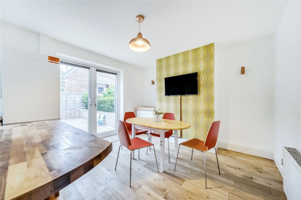 Property photo 3 of 17 Dining Kitchen