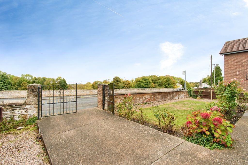 Property photo 2 of 12