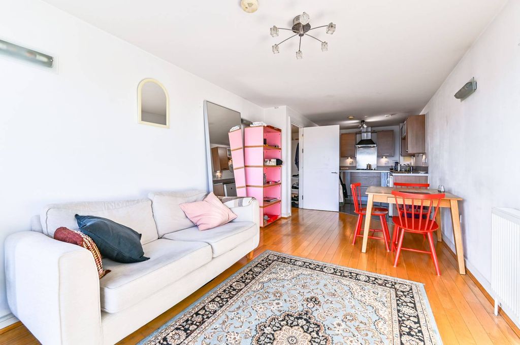 Property photo 3 of 12