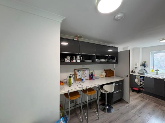 Property photo 3 of 7 Dining Area