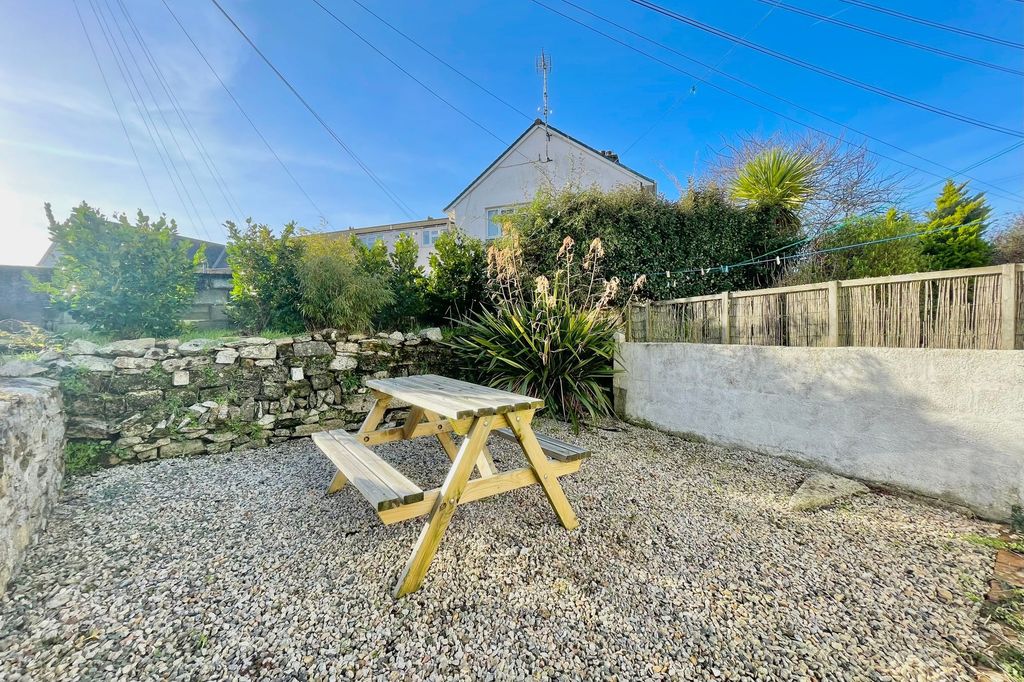 Property photo 3 of 18