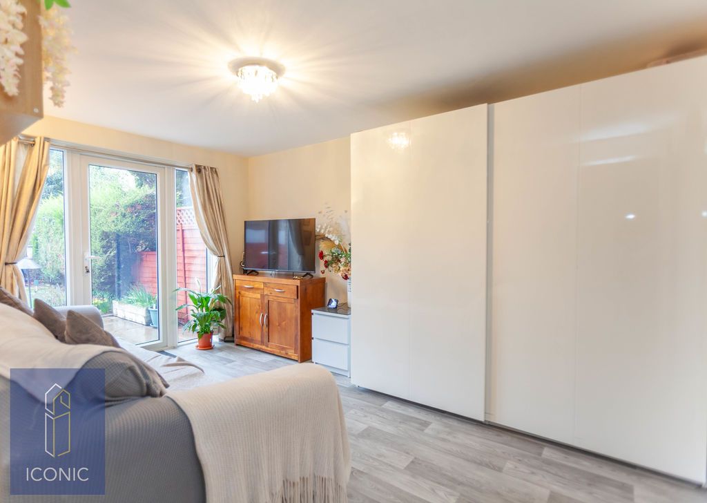 Property photo 2 of 8 Photo 2