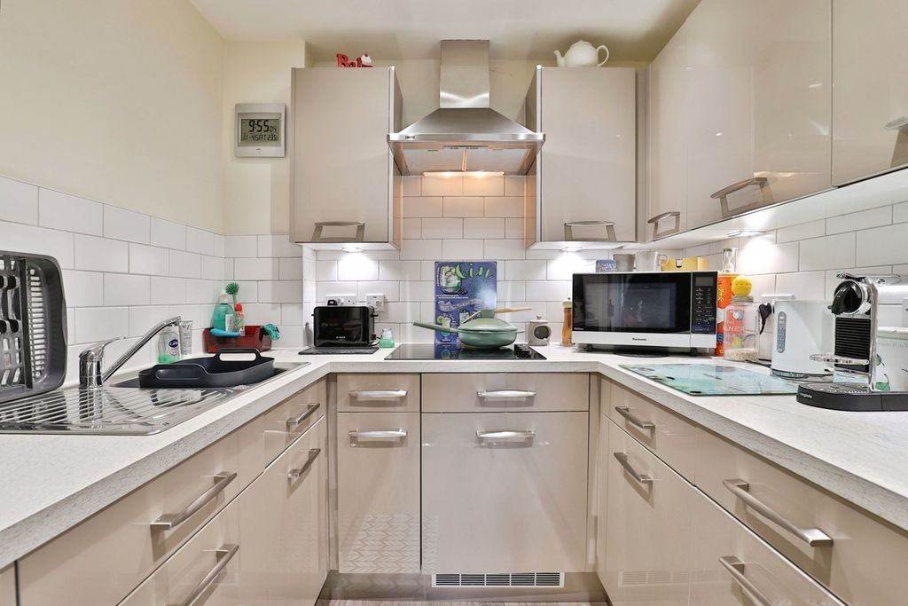 Property photo 3 of 19 Pbox-Img.Jpg