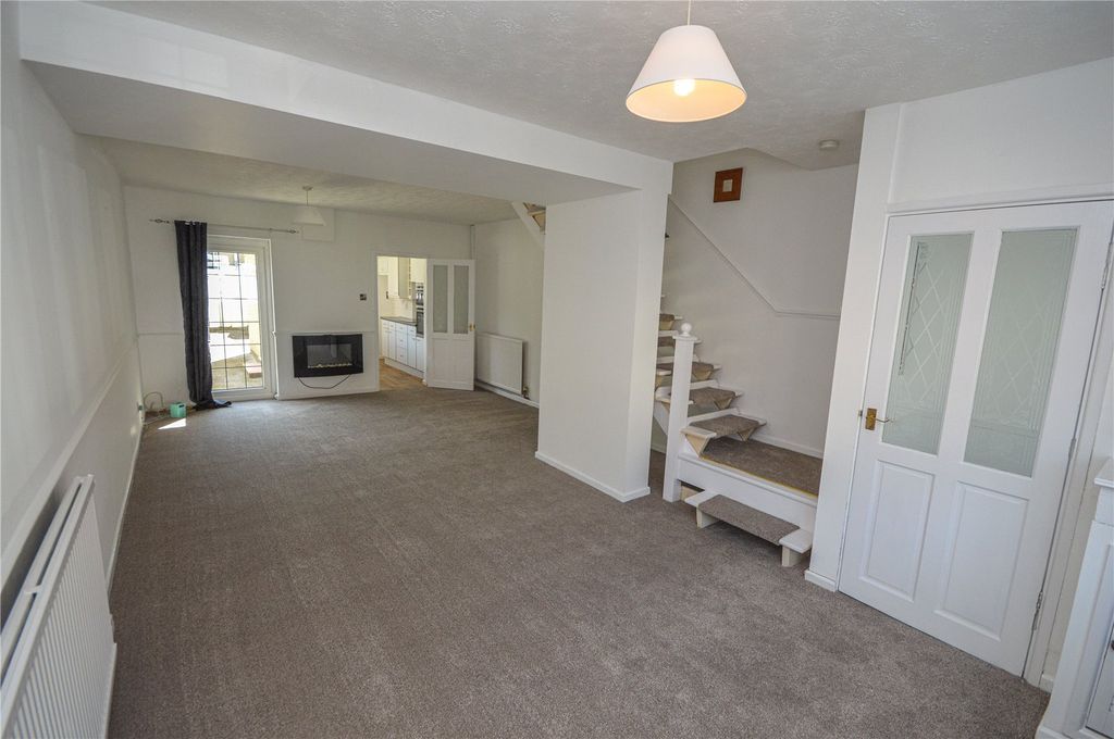 Property photo 2 of 10 Reception