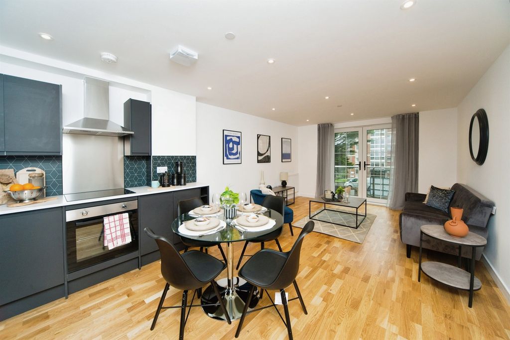 Property photo 1 of 9