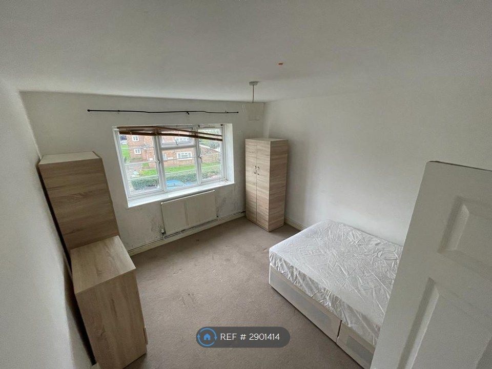 Property photo 3 of 9 Bedroom One