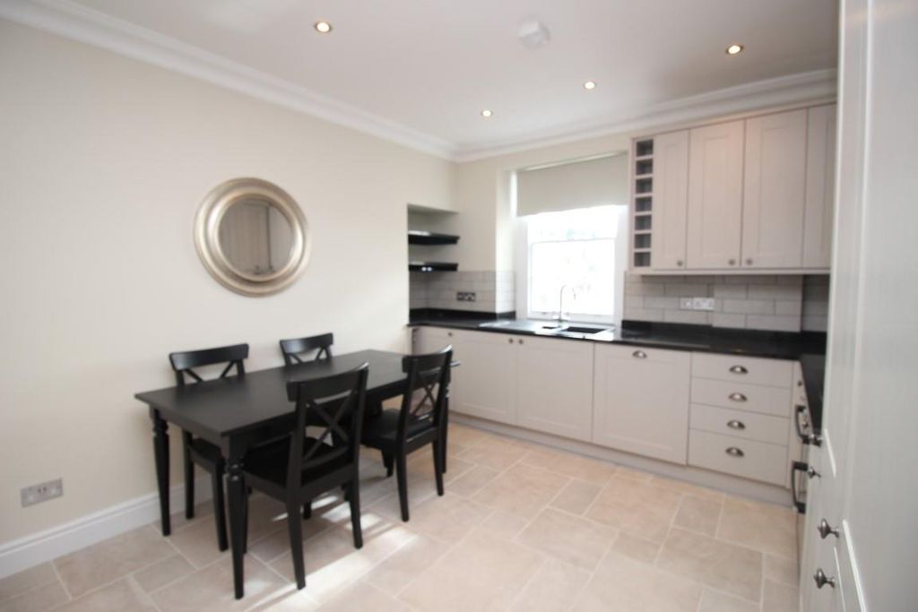 Additional image 6 of 3 bed maisonette to rentSt. James's Parade, Bath BA1