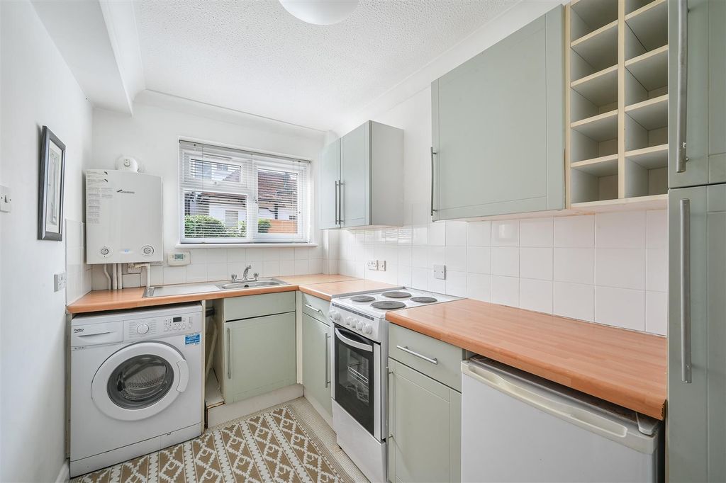 Property photo 2 of 12 Normanhurst Court- (6).Jpg