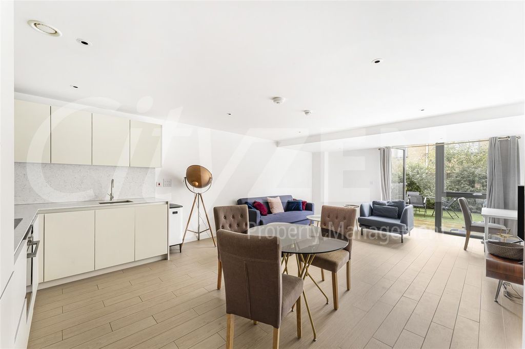 Property photo 1 of 11 Reception Room