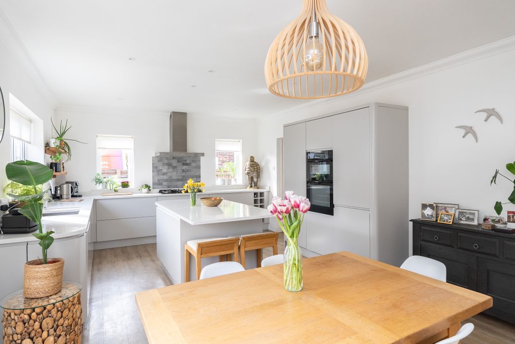 Property photo 1 of 16 Dsc02431