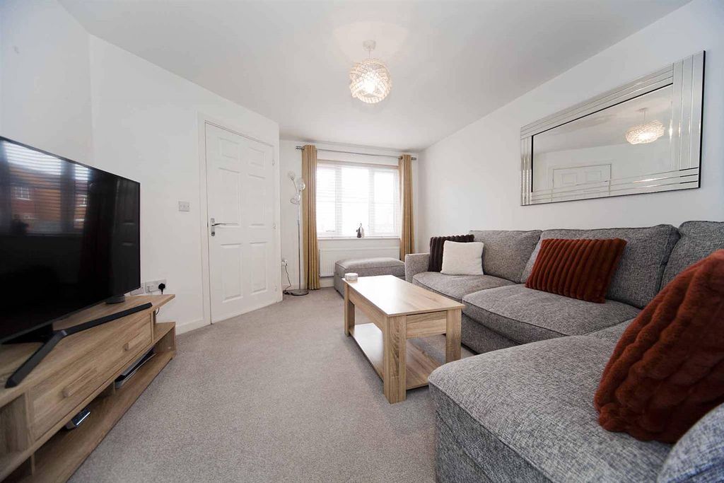 Property photo 2 of 26