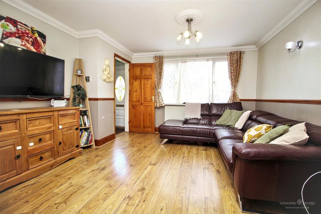 Property photo 2 of 20 Living Room