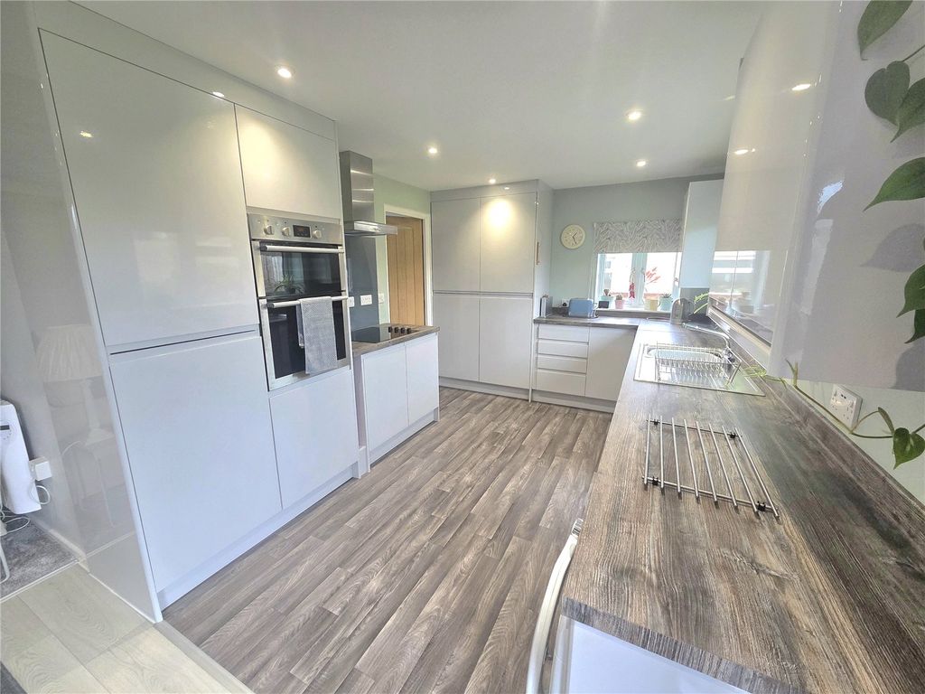 Property photo 2 of 32 Picture No. 25