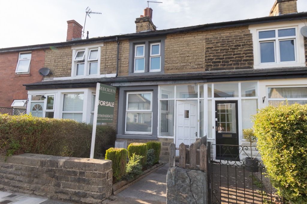 Property photo 1 of 10 5204692