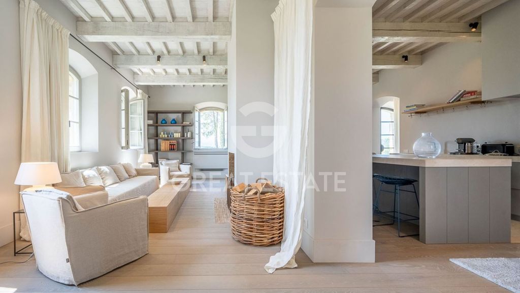 Property photo 2 of 29 Interiors