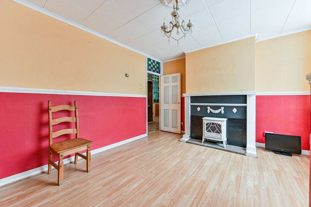 Property photo 3 of 11